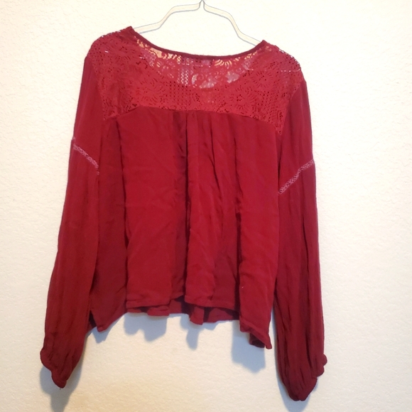 Women's top with Lace - Picture 3 of 3